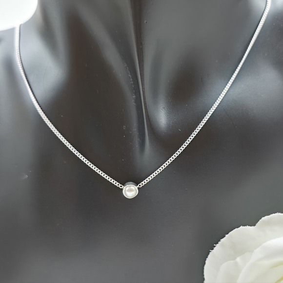 ❤️ PETITE PEARL STERLING SILVER NECKLACE - Picture 2 of 7